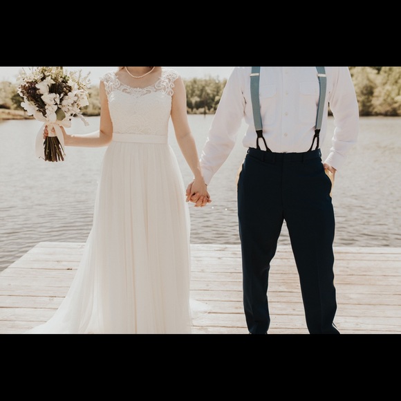 david's bridal illusion neckline